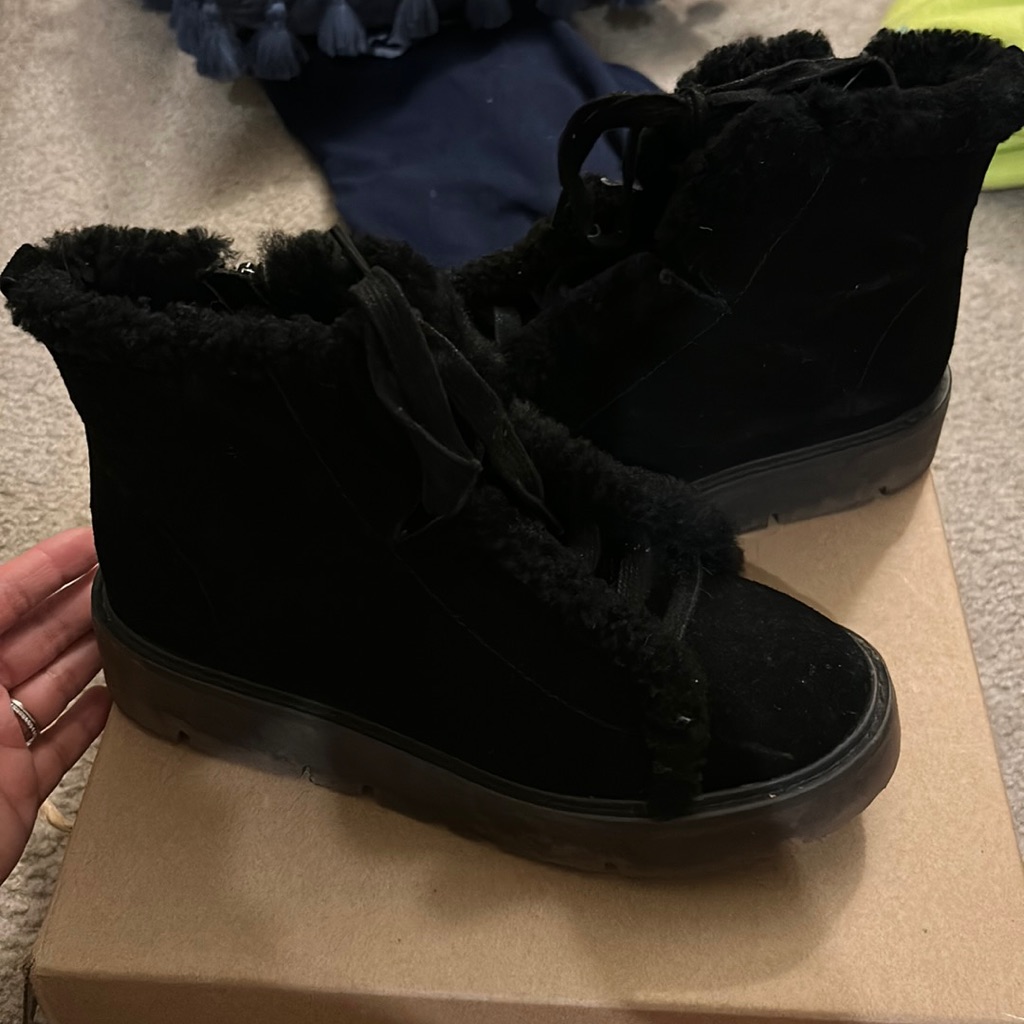Kenneth Cole Gentle Soul Sherpa Lines Snow Bootie